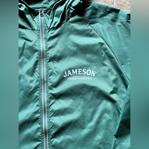 🍀 Jameson Irish Whiskey Green Windbreaker Jacket Lightweight Zip Up Hoodie - Picture 3 of 6